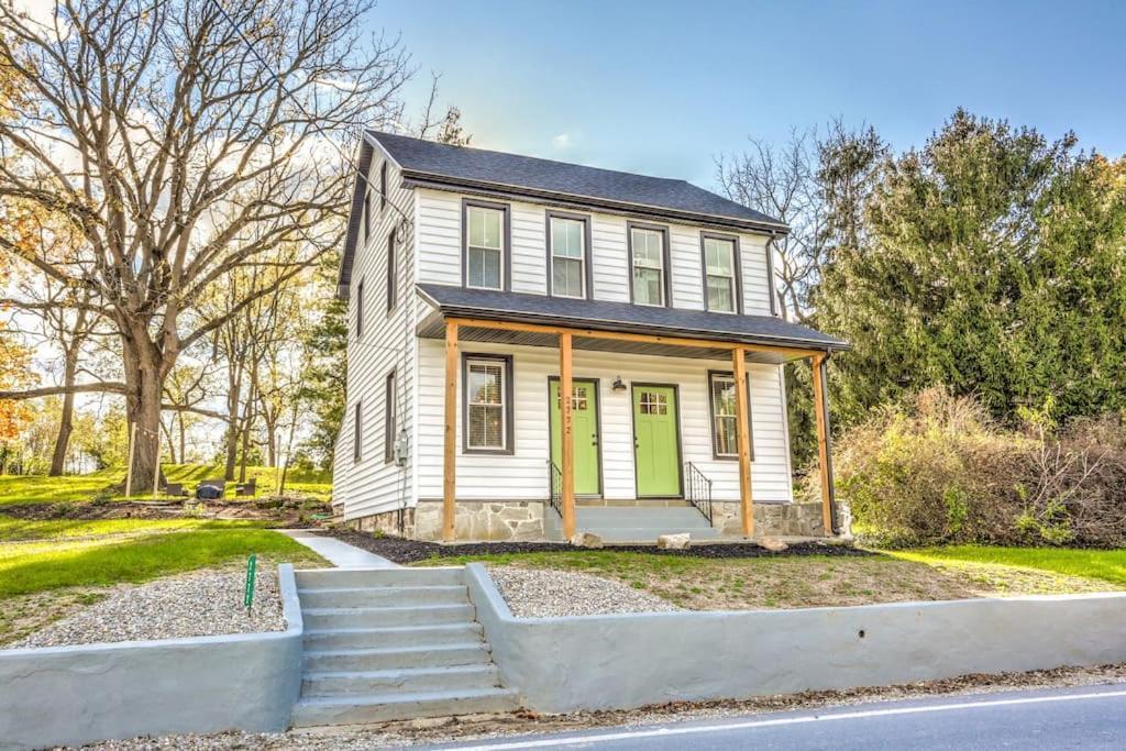 Beautiful Farmhouse Close To Lanc Hershey Etown Mount Joy Eksteriør bilde